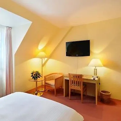 Hotel Savoy Bern 4*,